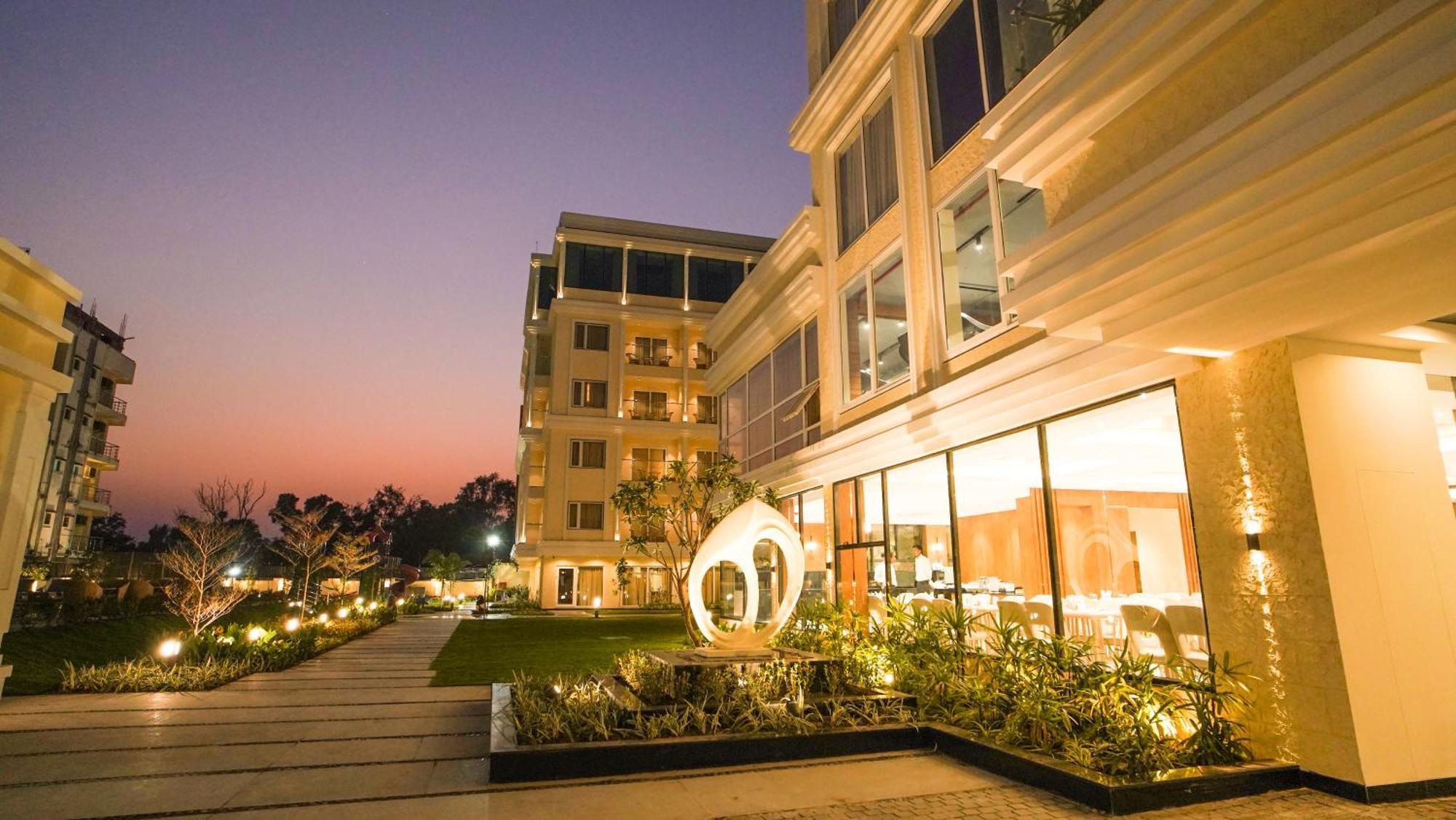 Antique Regency !! Luxurious Hotel In Digha !! Ngoại thất bức ảnh