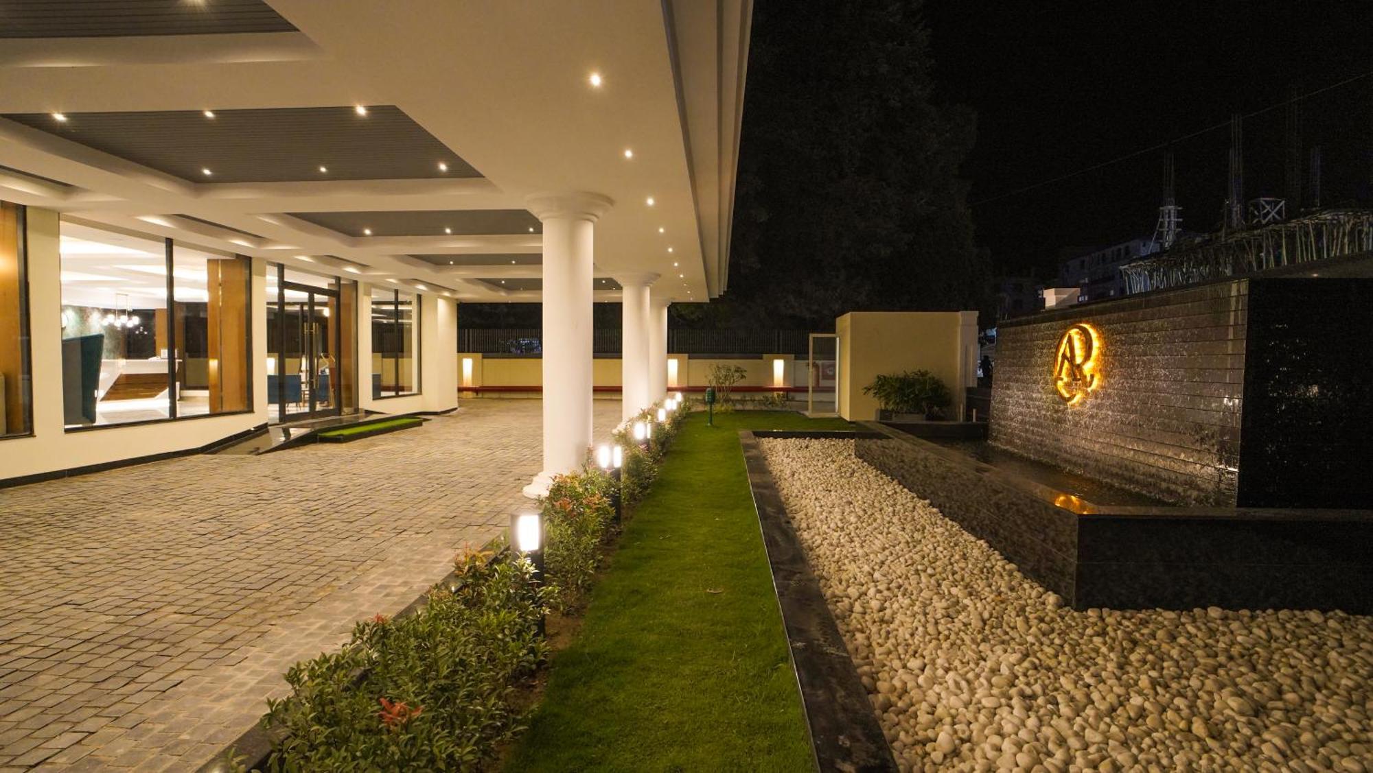 Antique Regency !! Luxurious Hotel In Digha !! Ngoại thất bức ảnh